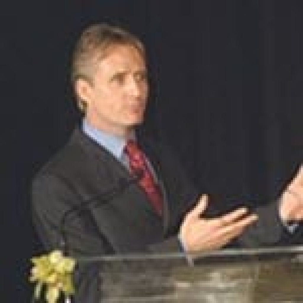 he UK born Linus Roache has enjoyed a 25+ year acting career in theater, television, radio and cinema across the world.